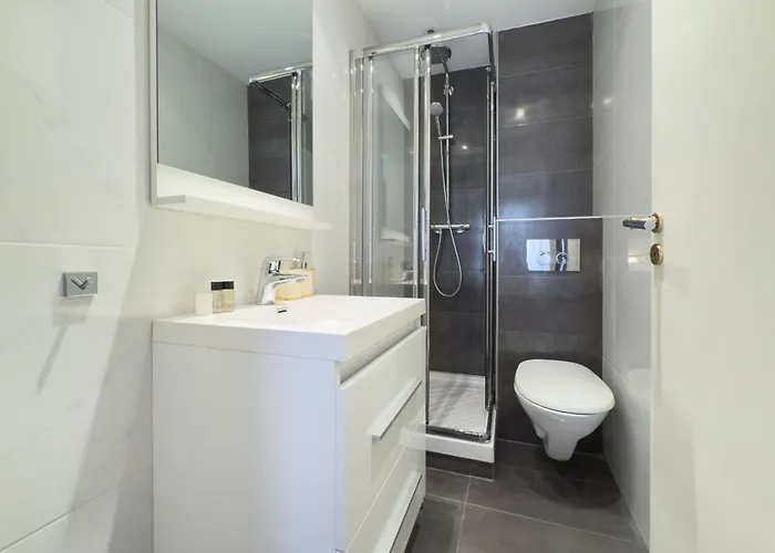 The Artist By Winsome Destination Daire Cannes